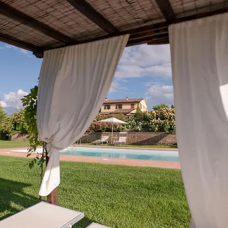 Giulia Alloggio per agriturismo Castelfiorentino
