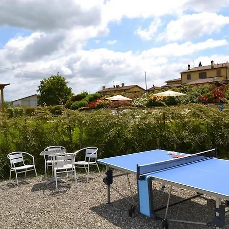 Giulia Alloggio per agriturismo Castelfiorentino